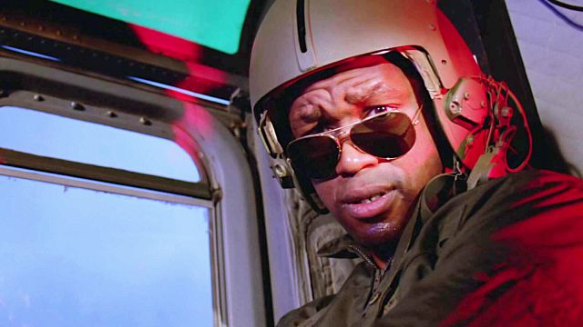 image de la news Predator : depuis 39 ans, personne ne fait attention à ce pilote d'hélico à la fin du film de science-fiction ! Pourtant, ce n'est pas n'importe qui