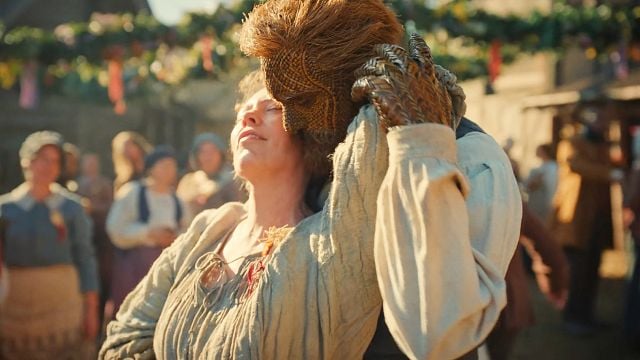 image de la news Premières images Wicker : Olivia Colman tombe amoureuse d'un homme de pailles dans cette comédie fantastique et décalée