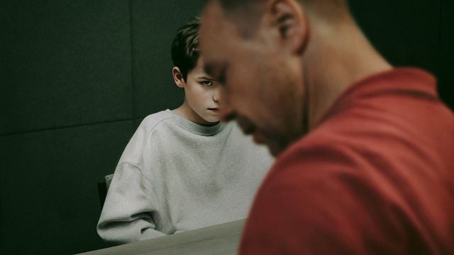 image de la news 150 millions d'exemplaires vendus : l'un des romans les plus célèbres de ces 40 dernières années va-t-il s'offrir le réalisateur de la série phénomène de 2025 ?