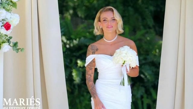 image de la news Mariés au premier regard : Julie a-t-elle payé sa deuxième tenue ? La production répond