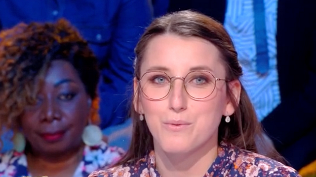 image de la news Y’a que la vérité qui compte : une candidate venue pour retrouver sa mère fait face à un siège vide