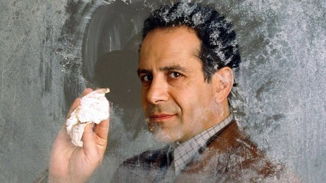 image de la news 2 ans après la fin de Monk, Tony Shalhoub fera son grand retour à la télévision aux côtés de la star d'Esprits Criminels