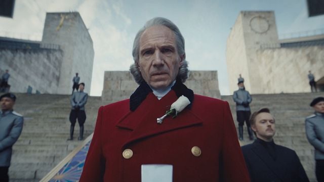 image de la news Premières images Hunger Games 6 : Ralph Fiennes en jeune Président Snow et un casting à tomber par terre dans la bande-annonce épique