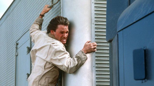 image de la news Kurt Russell : cette pépite des années 90 est son meilleur film d'action… Et on l'a un peu trop oublié !