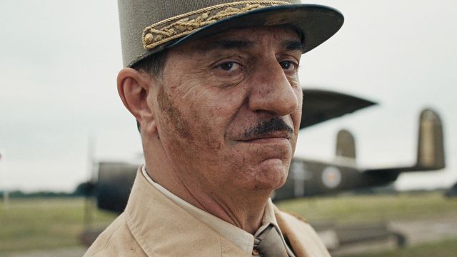 image de la news “C’est un peu une odyssée” : 6 ans de travail, 150 jours de tournage, 2 parties… La Bataille De Gaulle est un blockbuster comme il en existe peu en France