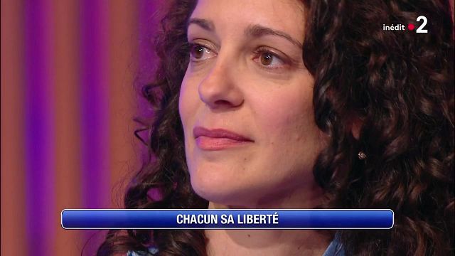 image de la news Coline (N'oubliez pas les paroles) en larmes sur le plateau après la prestation d'un invité spécial