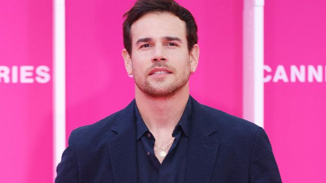 image de la news Demain nous appartient : "Ça m’a fait un petit truc"... Adrien Rob (Damien) réagit au départ de Roberto Calvet (Charles)