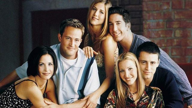 image de la news "Ça me gêne..." : vous ne devinerez jamais quelle série regarde cette star de Friends avant d'aller se coucher !