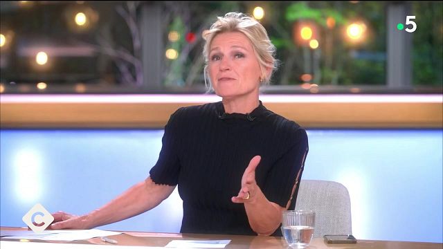 image de la news C à vous : "dernière saison" pour Anne-Elisabeth-Lemoine à cause de tensions en coulisses ?