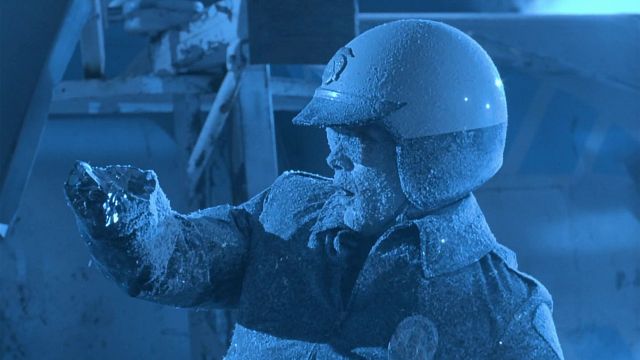image de la news Terminator 2 : est-il possible de finir congelé comme le T-1000 sous l'effet de l'azote liquide ?