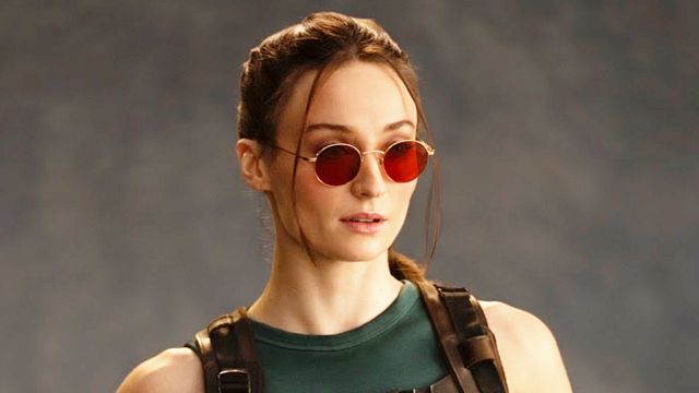 image de la news Cette actrice succède à Angelina Jolie et Alicia Vikander... Voici la 1ère photo de Sophie Turner en Lara Croft !