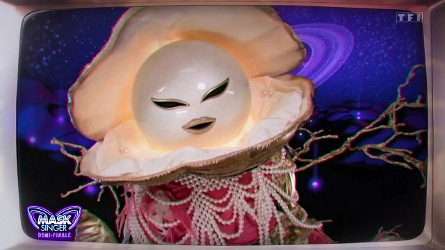 image de la news Mask Singer 2024 : qui se cachait sous le costume de la Perle éliminé samedi 15 juin 2024 juste avant la finale ?