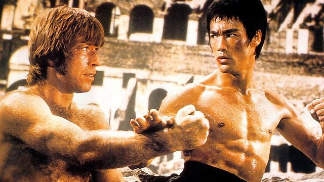 image de la news "JE gagne, je suis la star du film !" : Chuck Norris contre Bruce Lee, les coulisses d'une scène légendaire du cinéma