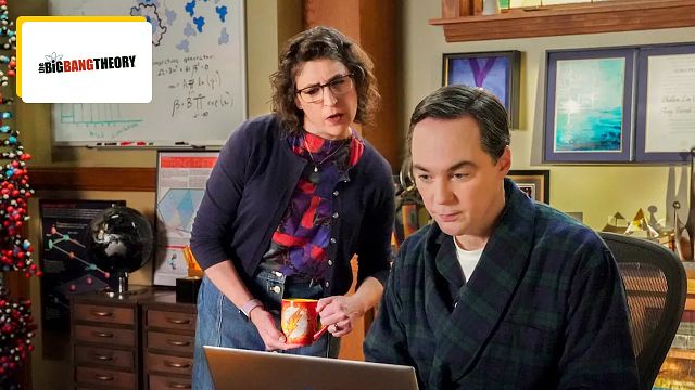 image de la news "Il y a un tas d'Easter eggs !" : avez-vous repéré tous les détails cachés pour le retour de Jim Parsons dans Young Sheldon ?