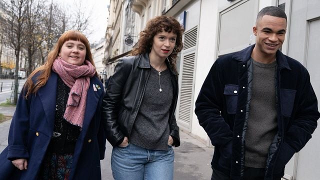 image de la news "Un anti-Emily in Paris" : c'est quoi Quelqu'un devrait interdire les dimanches après-midi, la nouvelle série d'Arte ?