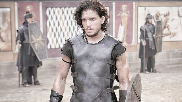 image de la news 12 kilos de muscles pour Pompéi ! Transformé physiquement, Kit Harington ferait presque oublier Russell Crowe dans Gladiator