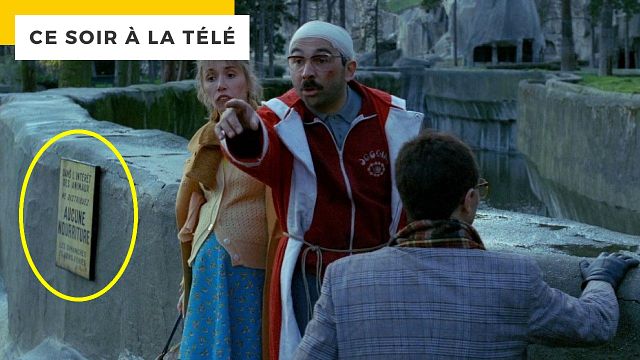 image de la news Le Père Noël est une ordure : appuyez sur pause à 1 heure et 25 minutes, la dernière blague du film se trouve sur ce panneau !
