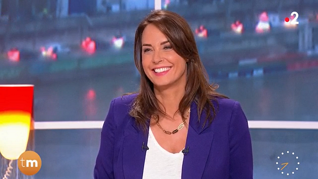 image de la news "C'est sexy de toute façon" : La remarque de Julia Vignali sur le physique son mari Kad Merad étonne et fait réagir
