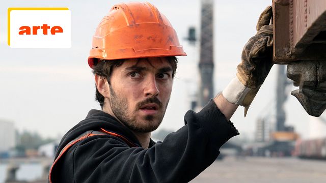 image de la news De Grâce : Le Havre, Panayotis Pascot, les dockers... On était sur le tournage de la série événement d'Arte !