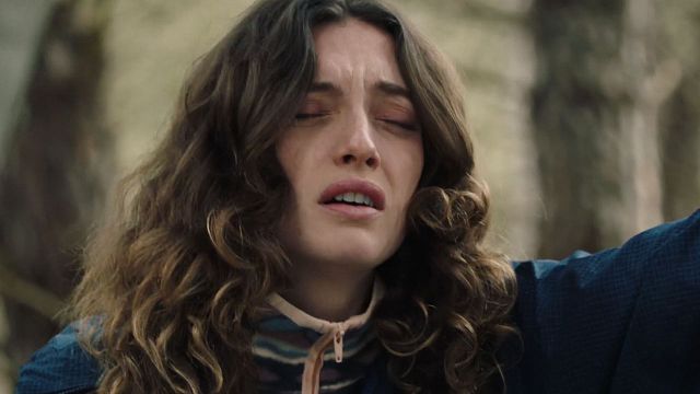 image de la news Ici tout commence : "Vic réalise que Doria est en train de la faire mourir", Lou Ladegaillerie commente l'épisode dans la forêt