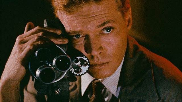 image de la news "Le seul moyen efficace de se débarrasser de ce film serait de le précipiter dans les égouts" : classé X à sa sortie, ce chef-d’oeuvre sorti il y a 65 ans a détruit la carrière de son réalisateur