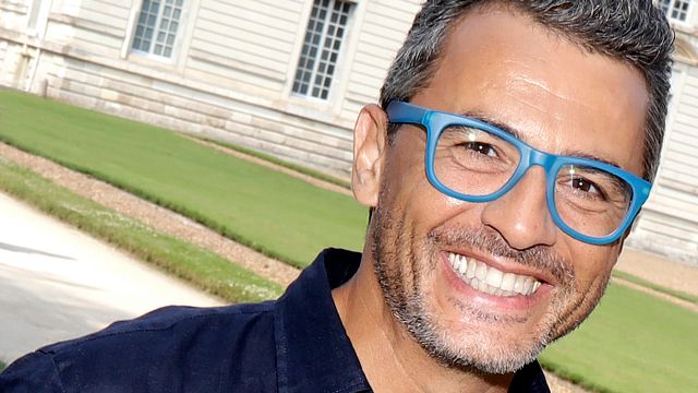 image de la news Julien Cohen “en discussion”... Il prépare une nouvelle version de L’Agence !