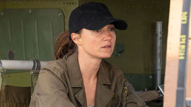 image de la news Cœurs Noirs sur France 2 : "J’ai rencontré un journaliste qui a été otage", Nina Meurisse raconte sa préparation pour les scènes de captivité de Sab dans la saison 2