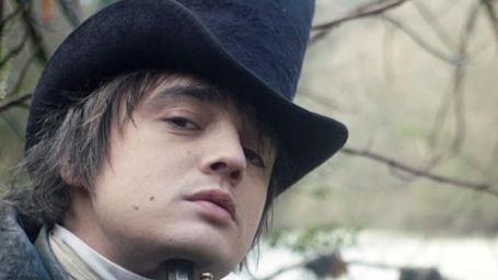 image de la news Cannes 2012 : 1ères images de Pete Doherty et Charlotte Gainsbourg chez Musset [PHOTO]