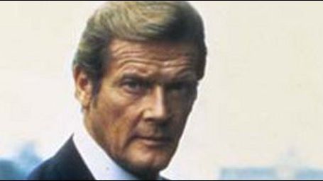 image de la news Roger Moore pousse la chansonnette pour fêter les 50 ans de James Bond !