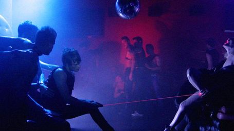 image de la news Un clip orgasmique pour Emmanuelle Seigner ! [VIDEO]