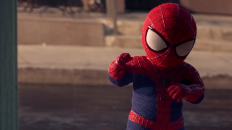 image de la news Evian vous dévoile... le bébé Spider-Man !