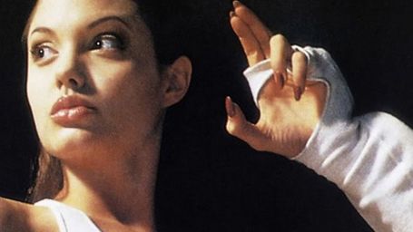 image de la news Angelina Jolie : L'histoire d'une punk devenue Ambassadrice 