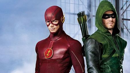 Arrow : Stephen Amell annonce du lourd pour le cross-over avec Flash