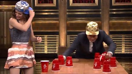 image de la news Daisy Ridley essaie un jeu à boire spécial Star Wars !