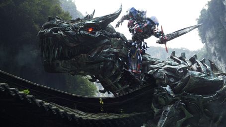 image de la news Transformers 5 : le méchant Barricade sera de retour !