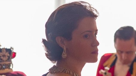image de la news The Crown : La série Netflix sur la jeunesse d’Elisabeth II se dévoile dans une première bande-annonce