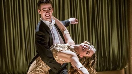 image de la news Flash et Supergirl : Darren Criss se dévoile sur les photos du cross-over musical