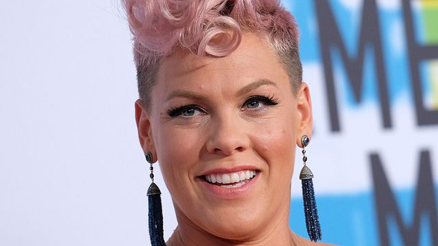 image de la news Channing Tatum danse pour Pink dans son nouveau clip coloré !