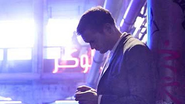 image de la news Mute : Alexander Skarsgård ne parle pas mais frappe fort dans la bande-annonce 