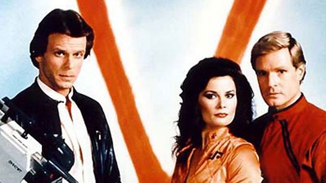 image de la news V : la série culte et kitsch des années 80 pourrait devenir un blockbuster au cinéma