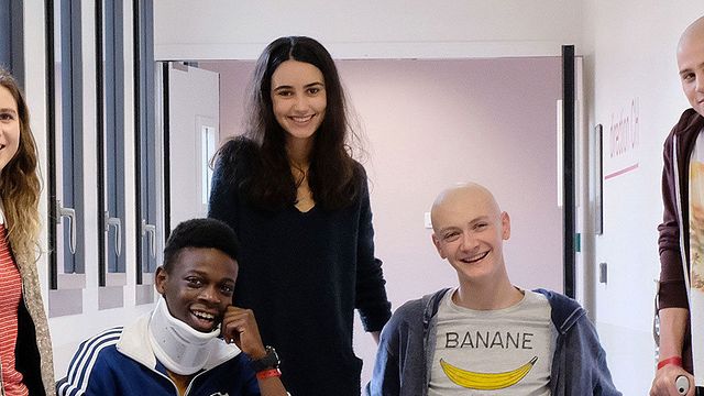 image de la news Les Bracelets rouges : on en sait plus sur la saison 2 de la série à succès de TF1