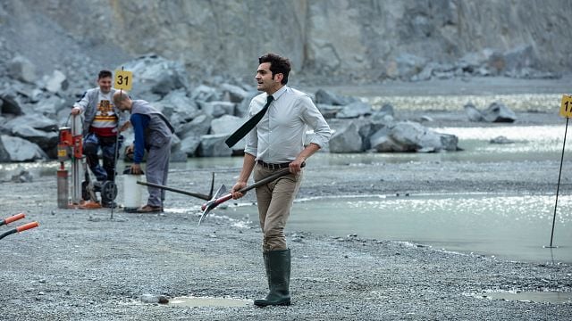 image de la news Zone Blanche - Mathieu Missoffe : "J'avais envie de plus de codes d'aventure en saison 2, donc moins de polar" 