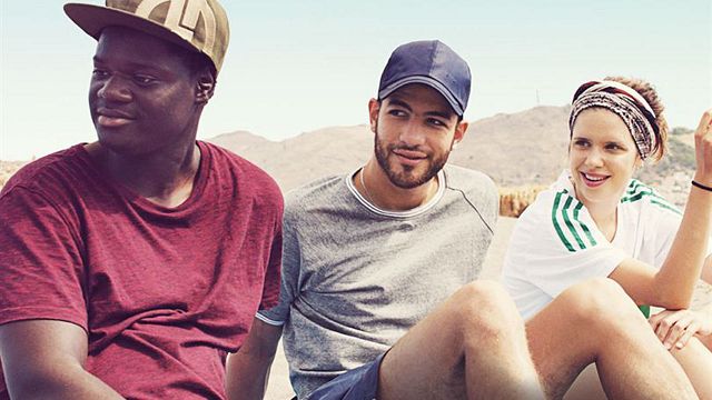 image de la news Meltem : "Le cadre surréaliste de la Grèce de 2015 constituait un mélange des genres inouï"