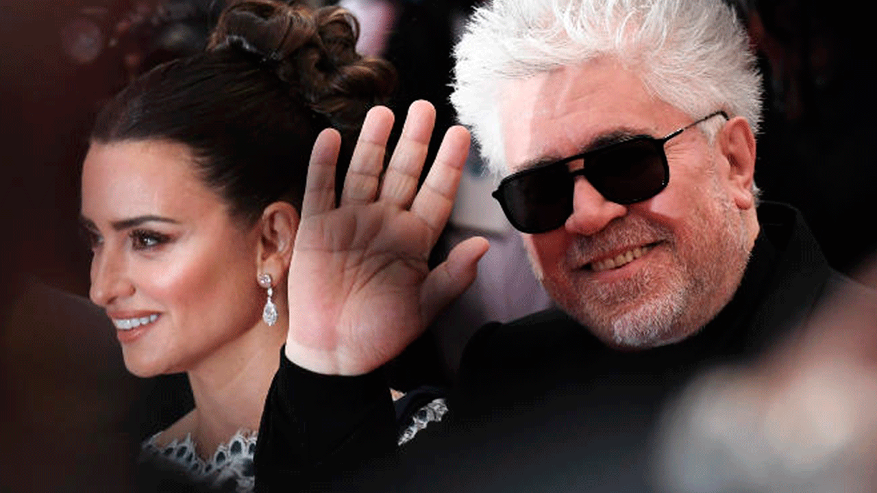 image de la news Cannes 2019 : Penelope Cruz, Antonio Banderas et Almodovar  sur les marches