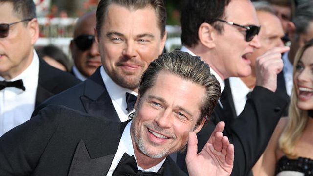 image de la news Brad Pitt et DiCaprio font le show, Delon en solo, Jamel prend la photo... Toutes les photos décalées de Cannes 2019 