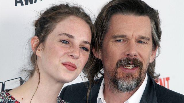 image de la news Stranger Things : gros plan sur Maya Hawke, la fille d'Uma Thurman et Ethan Hawke