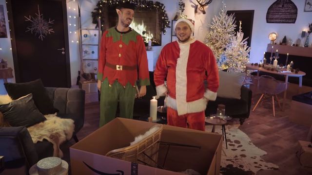 McFly et Carlito jouent les pères Noël pour Amazon Prime Video