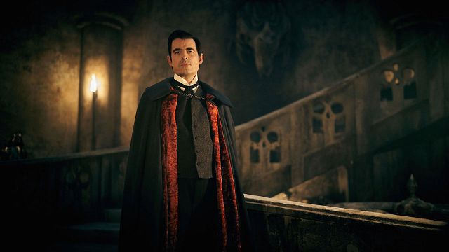 image de la news Dracula sur Netflix : que vaut la nouvelle série des créateurs de Sherlock et Doctor Who ?