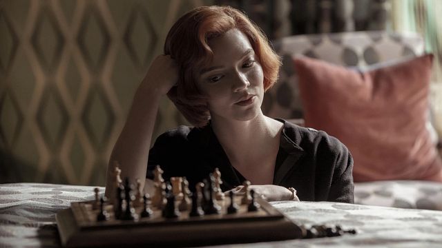 image de la news Le Jeu de la Dame sur Netflix : on décrypte la série avec Marie Sebag, grand maître international d'échecs