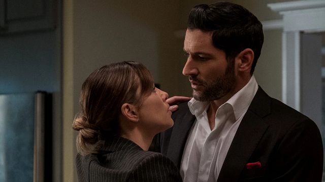 image de la news Lucifer saison 5 : dans les coulisses de la scène de sexe entre Lucifer et Chloe
